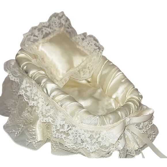 6" Old Antique #9 Baby Bisque Jointed Doll in Beautiful Crocheted With Nice Bed - Picture 4 of 12